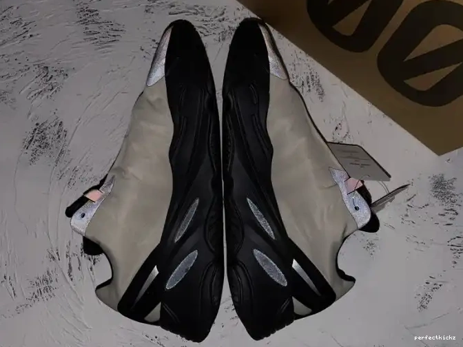 Boost Yeezy Bone FY3729 Adidas 700 MNVN 0523
